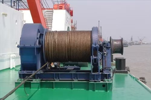 Marine anchor windlass and mooring winch equipment