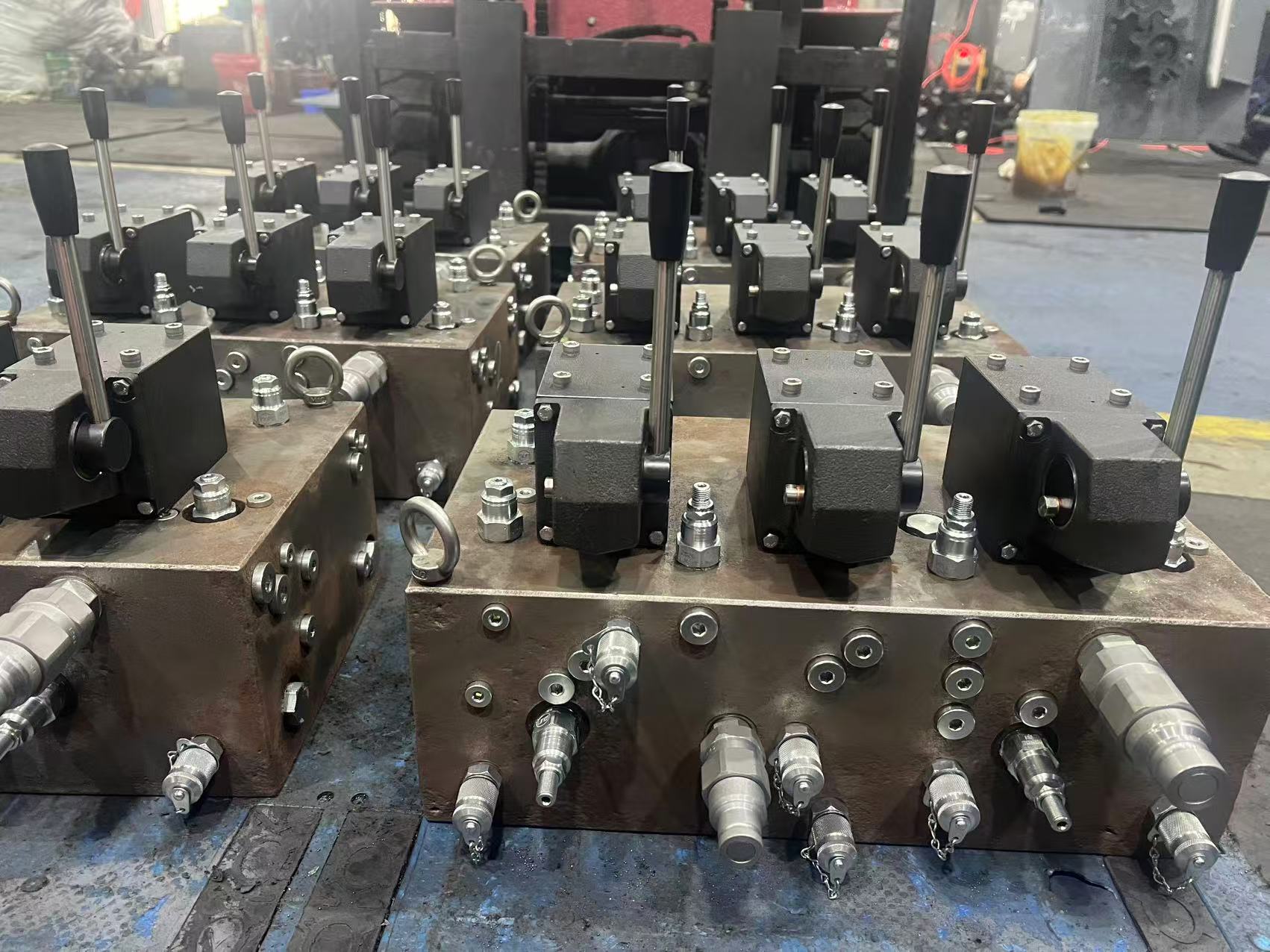 Hydraulic system components and manifolds